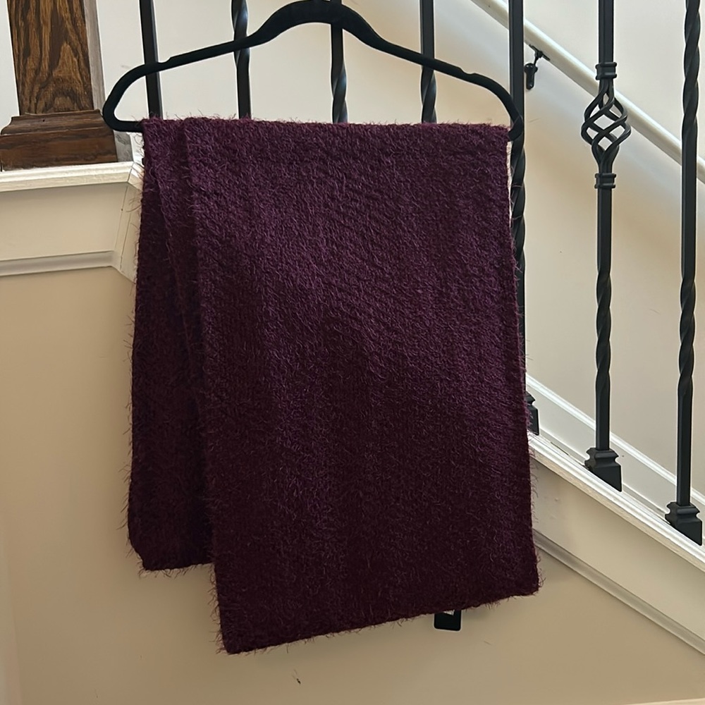 Beautiful winter coat scarf, burgundy, Acryllic, NEW